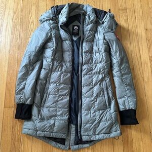 Women's medium Canada Goose Ellison Packable Down Jacket In Sagebrush-armoise.
